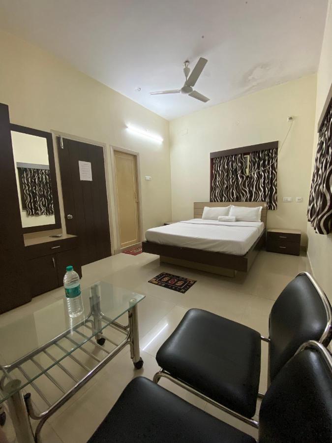 Lake Land Guest House Kolkata Bagian luar foto